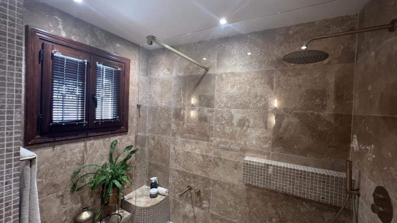 Romantic White Villa -Private Pool نيرخا المظهر الخارجي الصورة