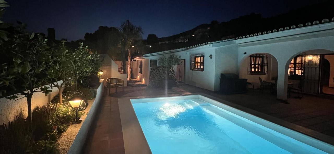 Romantic White Villa -Private Pool نيرخا المظهر الخارجي الصورة