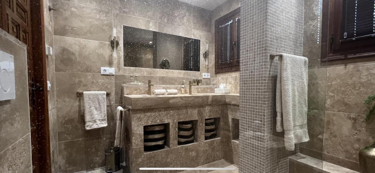 Romantic White Villa -Private Pool نيرخا المظهر الخارجي الصورة