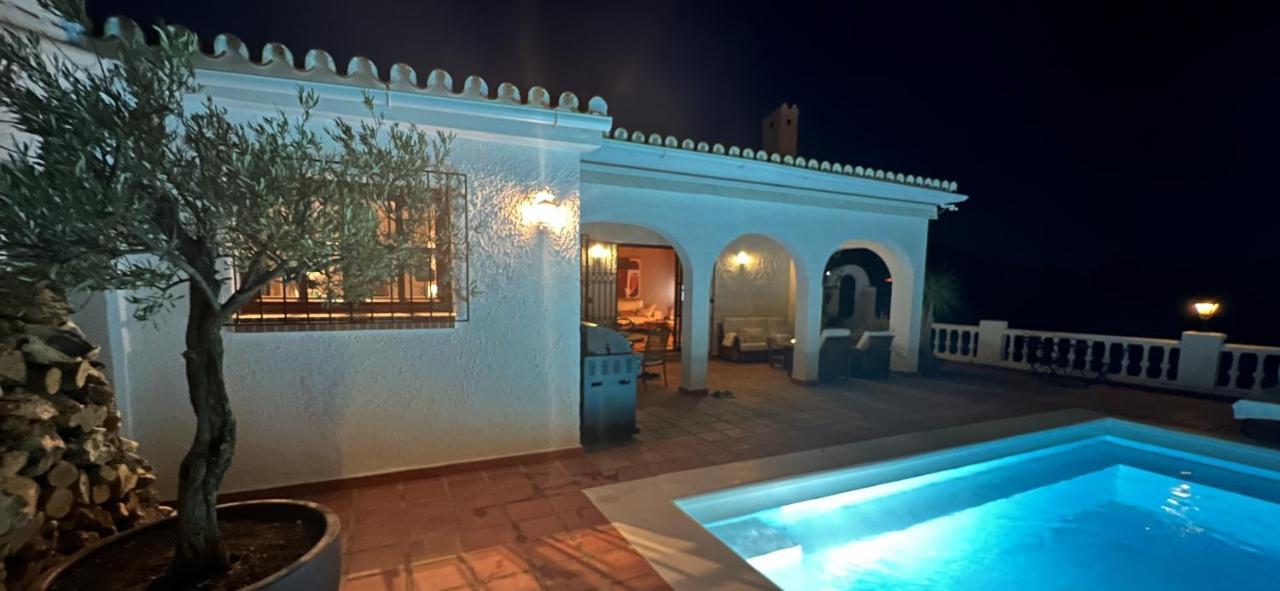 Romantic White Villa -Private Pool نيرخا المظهر الخارجي الصورة